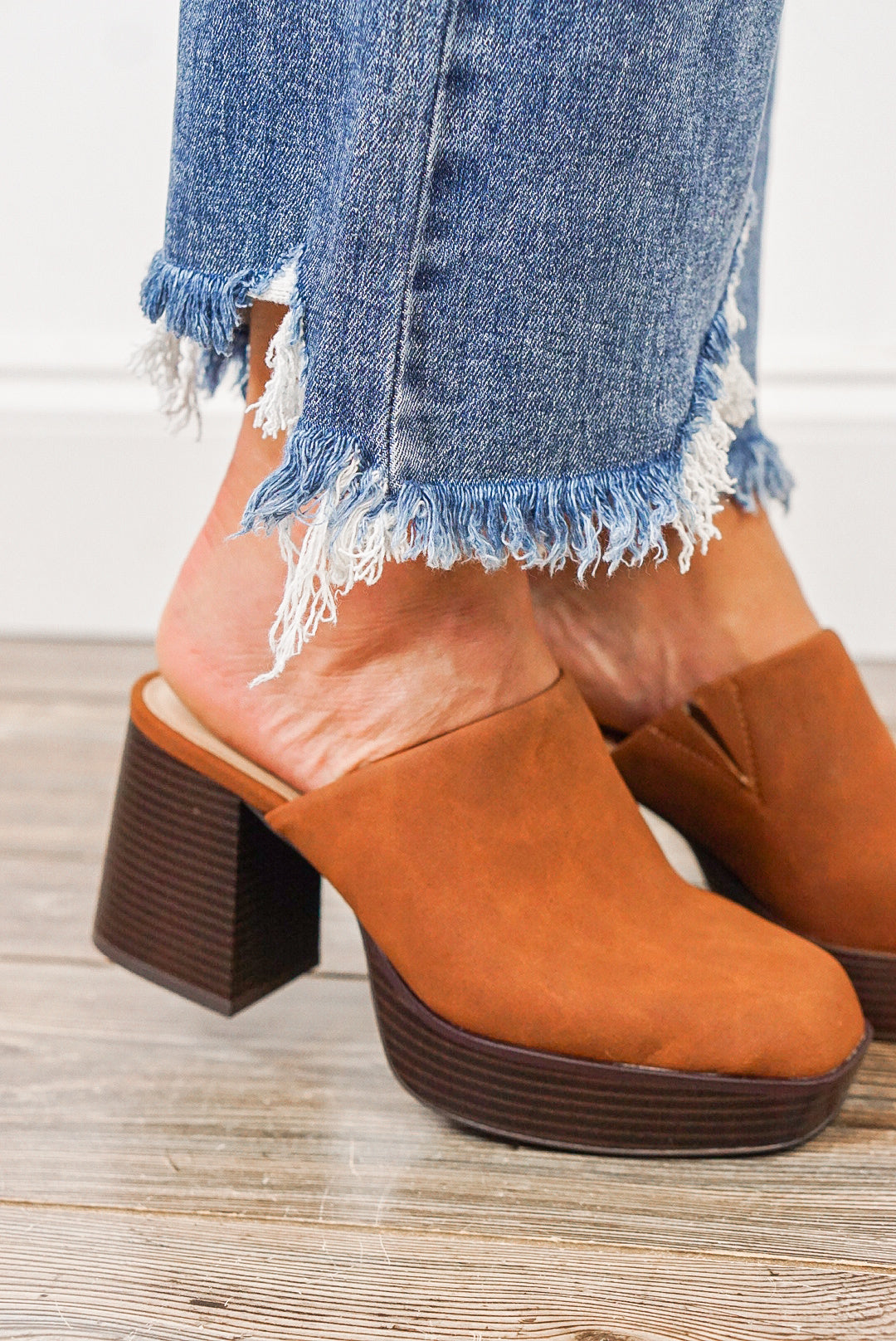 Matisse Fiona Saddle Brown Mules – Purple Door Boutique