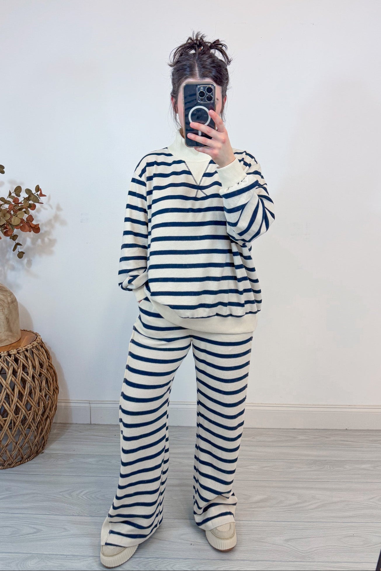 【新品未使用】Muriel Stripe Knit Jacket pants Women's Cream And Navy Striped Knit Wide Leg Pants – Purple Door