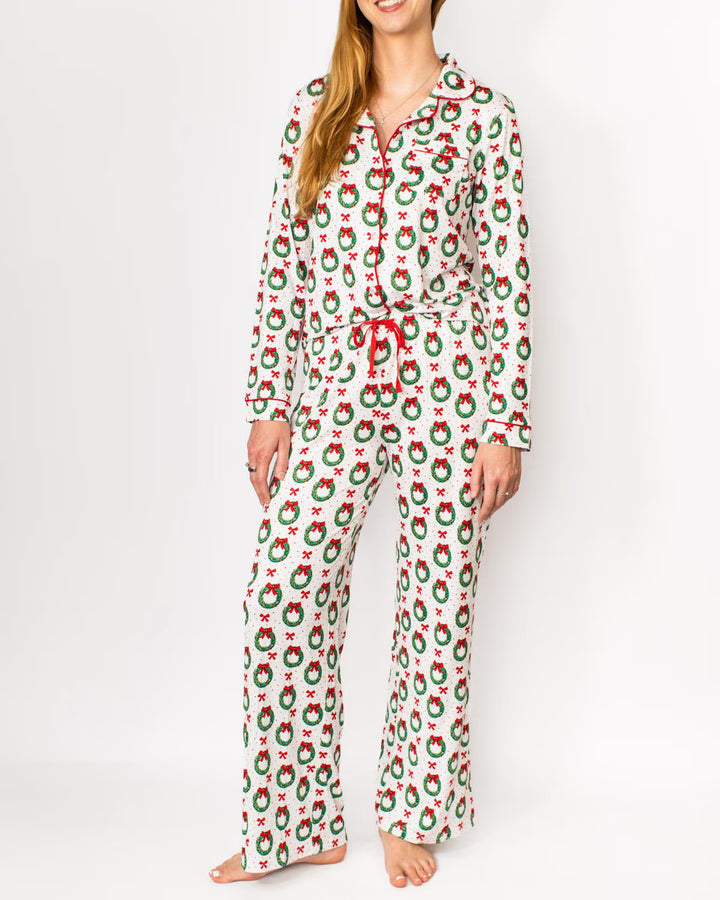  festive Christmas pajama set with Christmas wreath pattern 