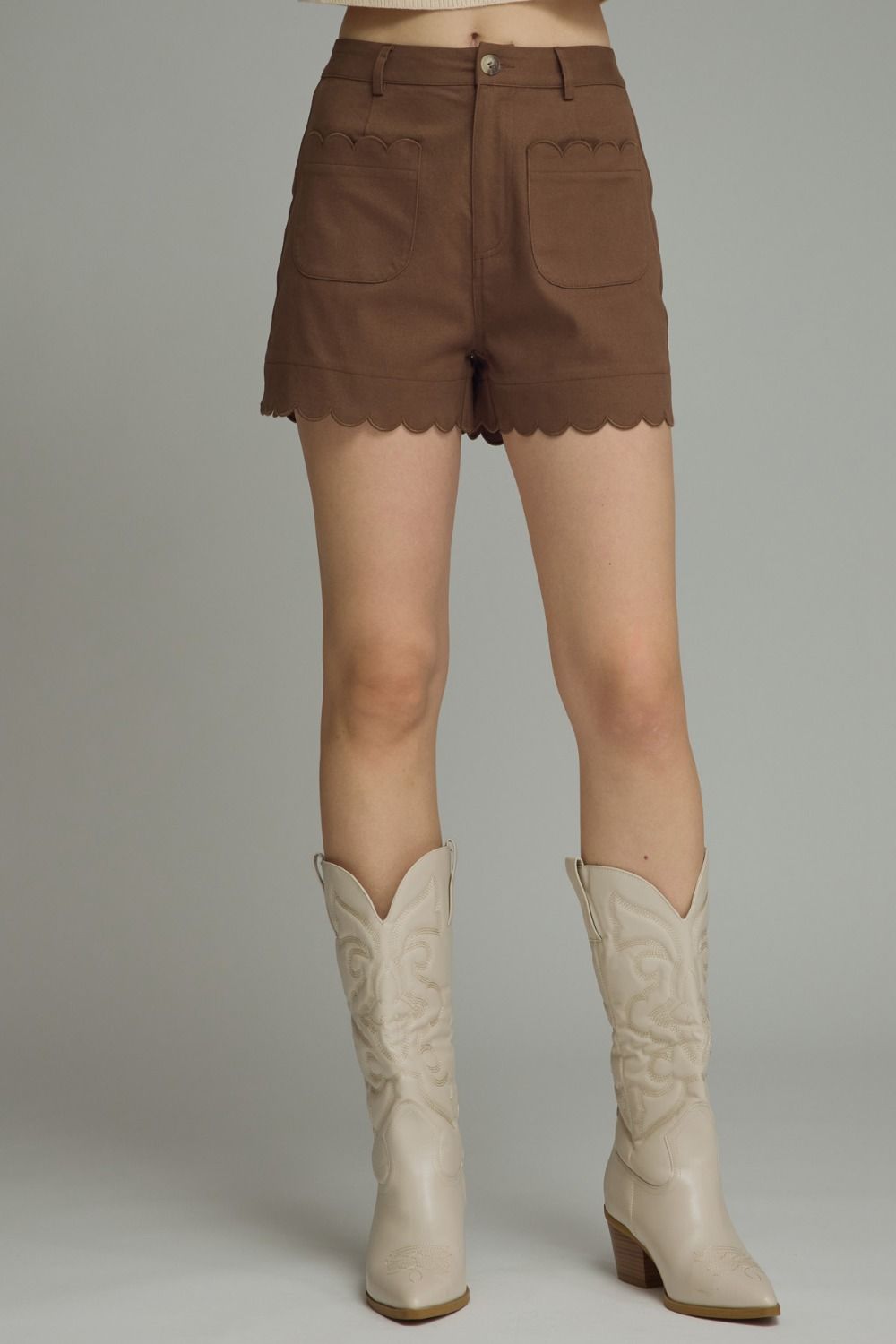 Entro brown twill scalloped shorts with scalloped trim details ans front scalloped pockets