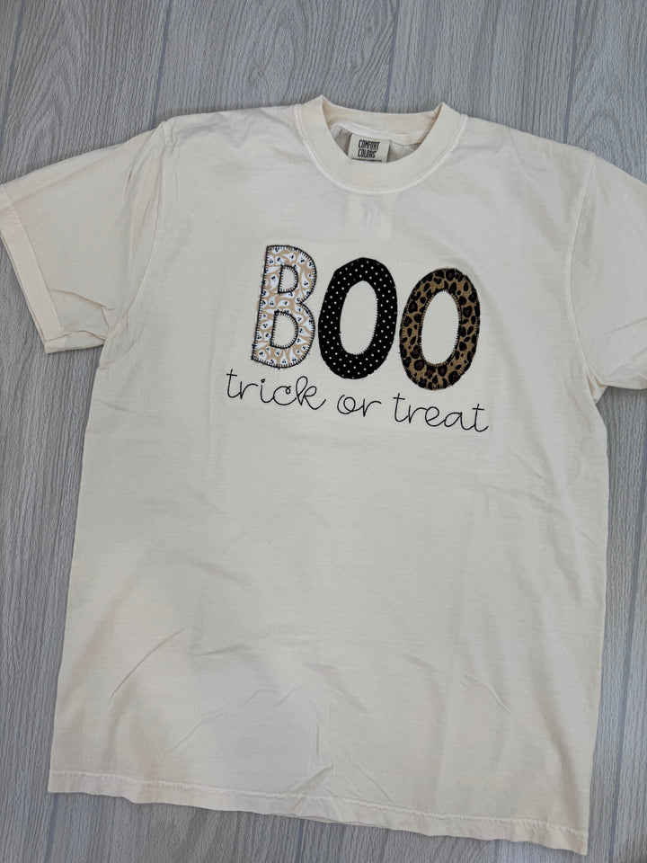 boo trick or treat halloween graphic tee plain
