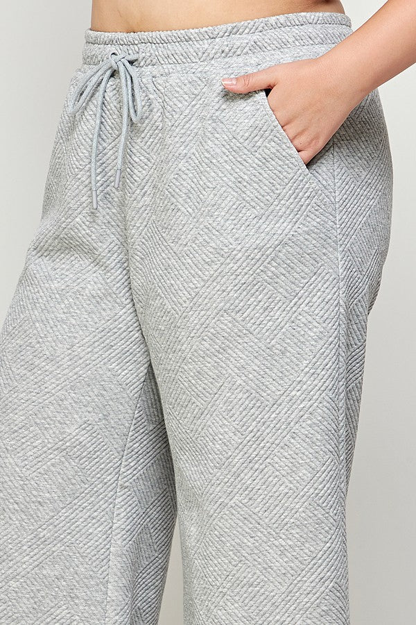 Plus size textured cropped pants