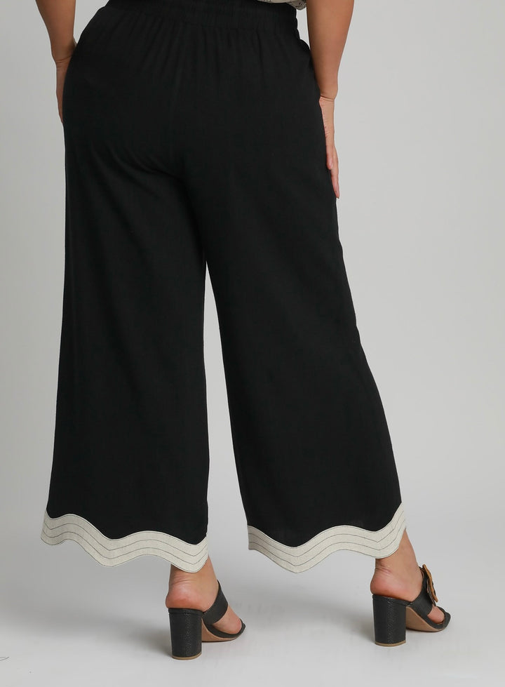 Umgee linen scalloped pants in plus, close up back view