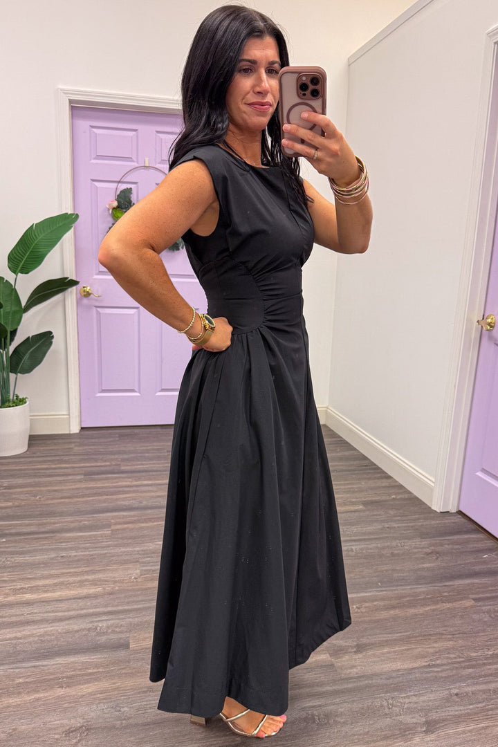 solid black ruched side panel cinch waist sleeveless midi dress
