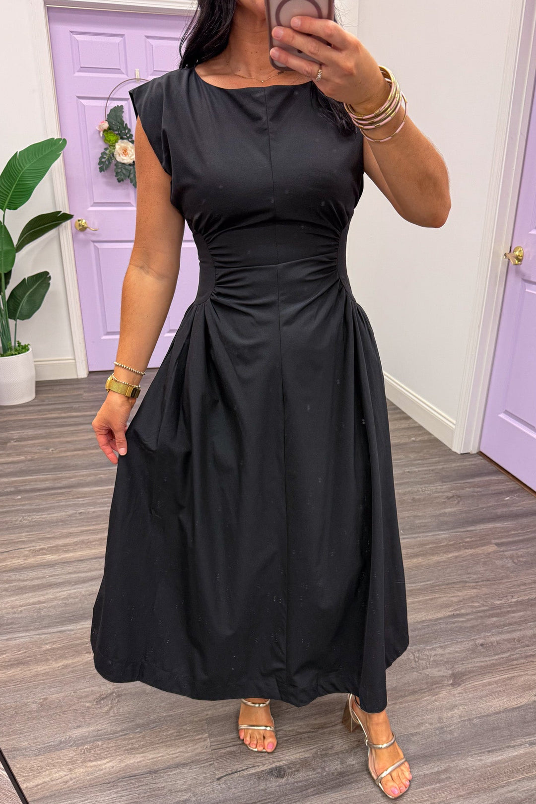 black ruched side panel cinch waist crew neckline sleeveless midi dress