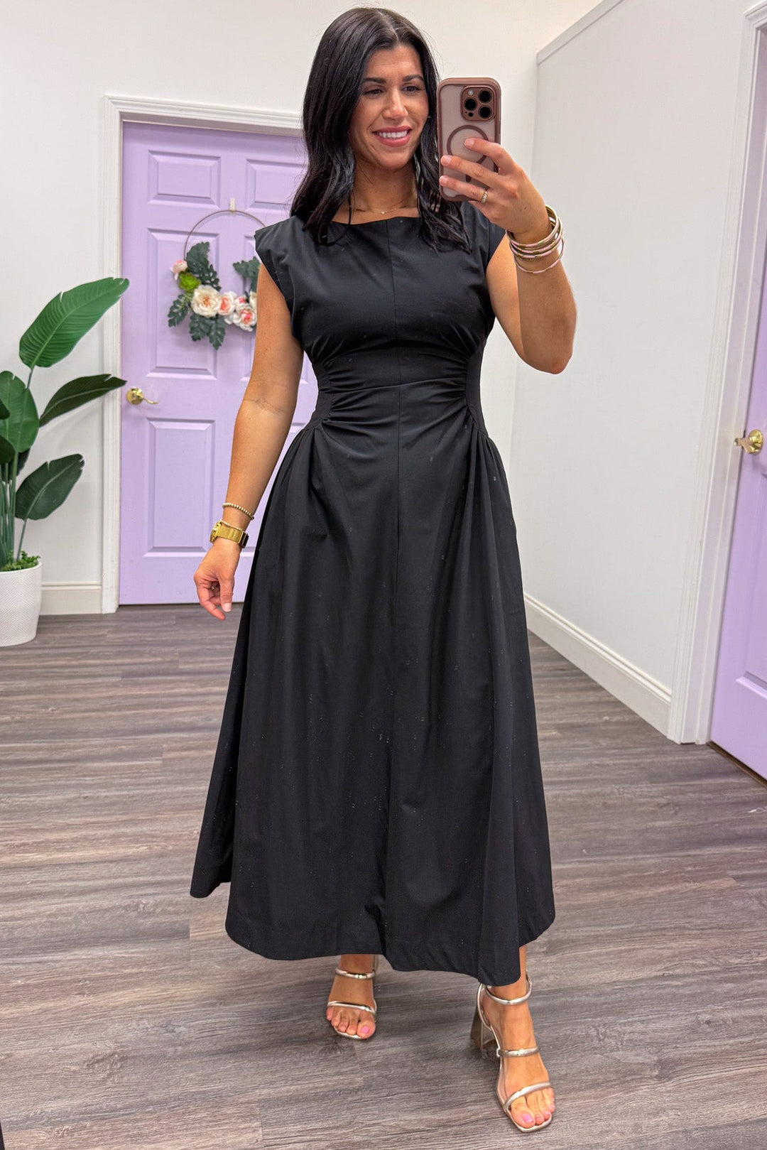 Women's Black Cinch Waist Midi Dress Medium Women's Black Cinch Waist Midi Dress Medium