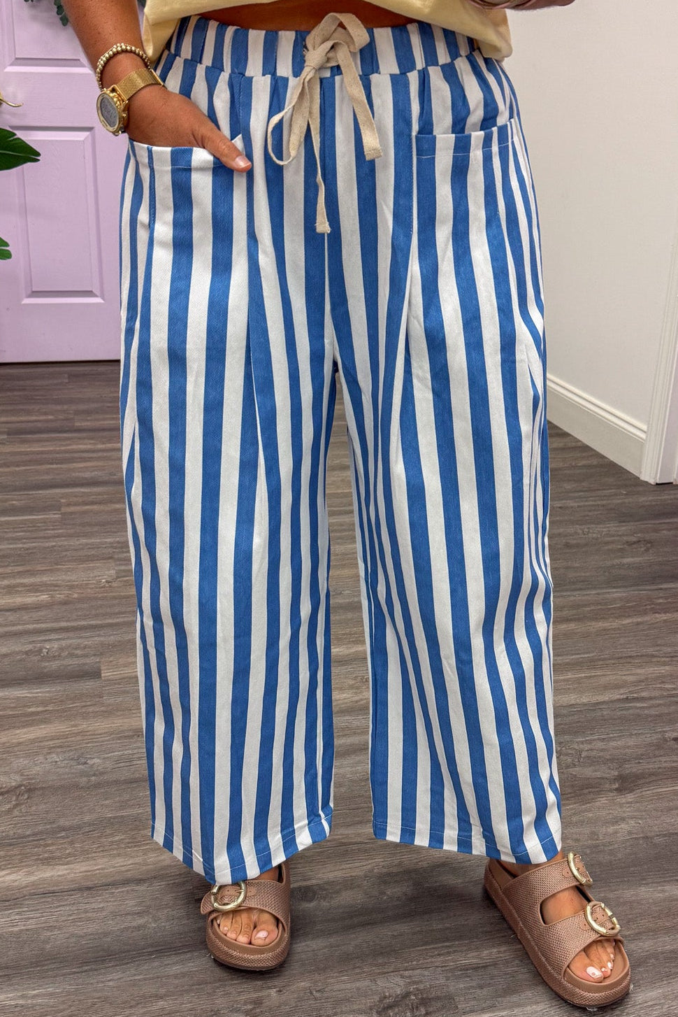 blue and white vertical striped elastic drawstring waist twill denim wide leg pants with front pockets