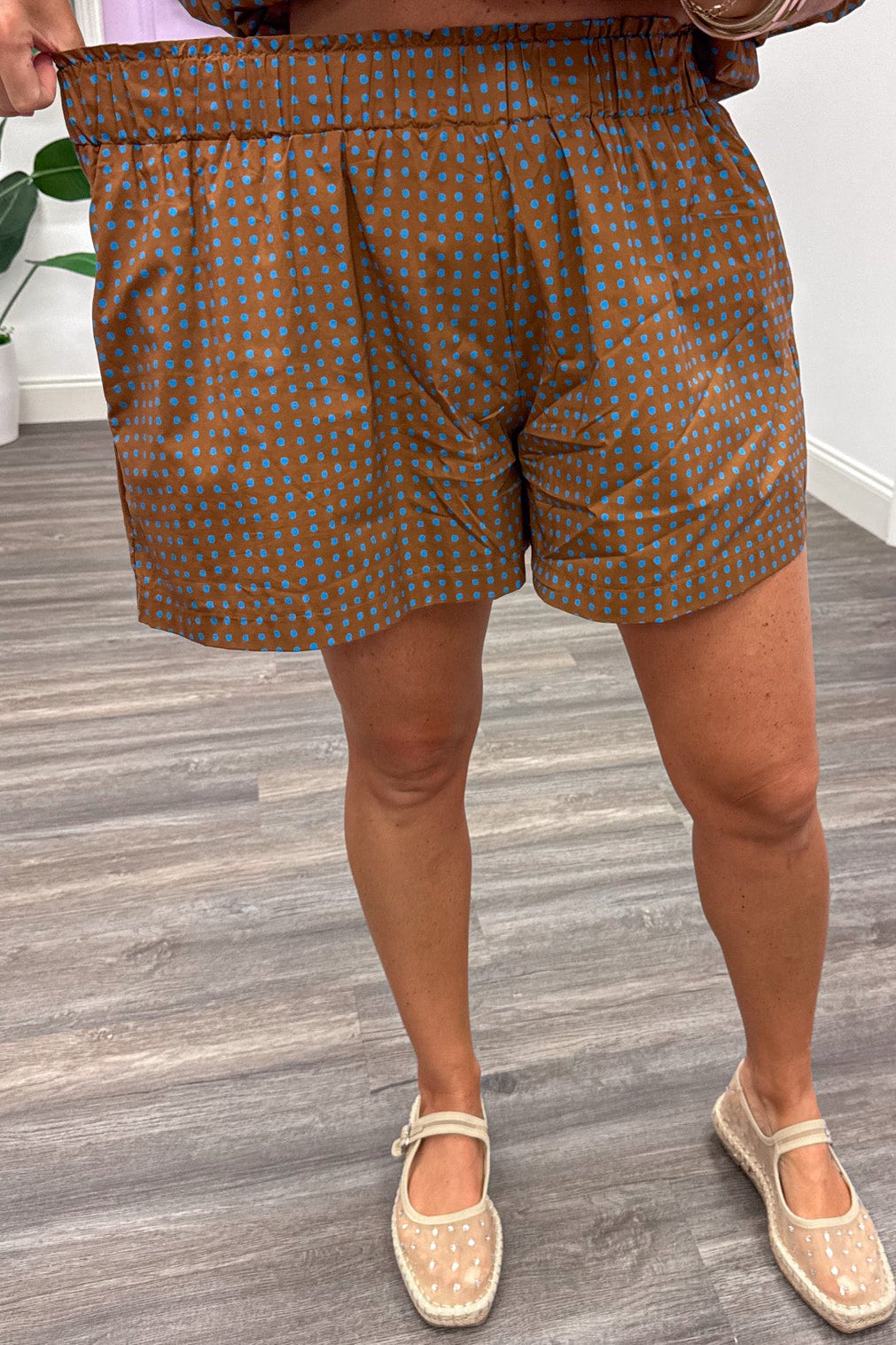 brown with small blue polka dot print elastic waistband wide leg cotton poplin shorts
