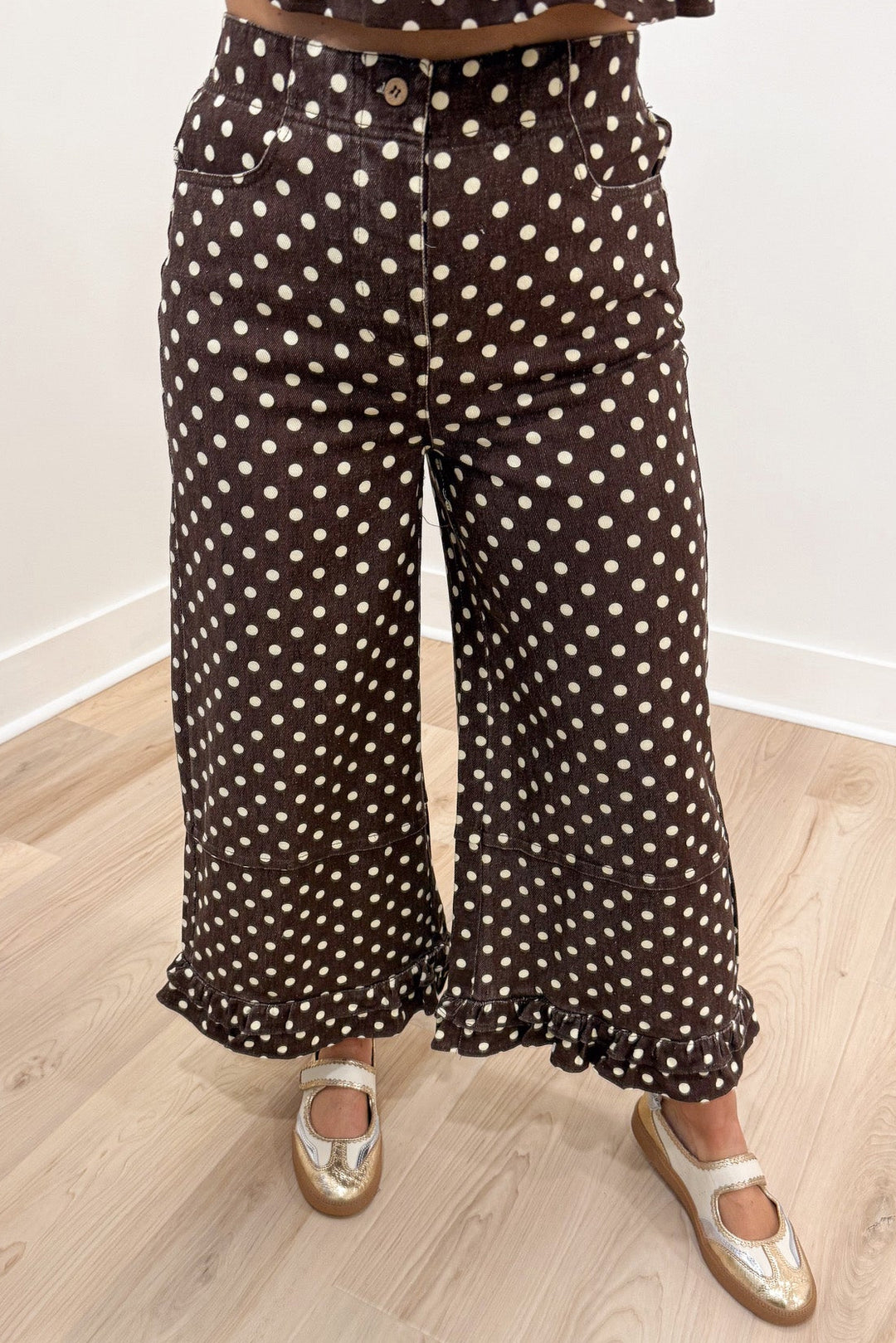 brown with cream polka dot print ruffled hem wide leg cropped twill denim pants with front pockets