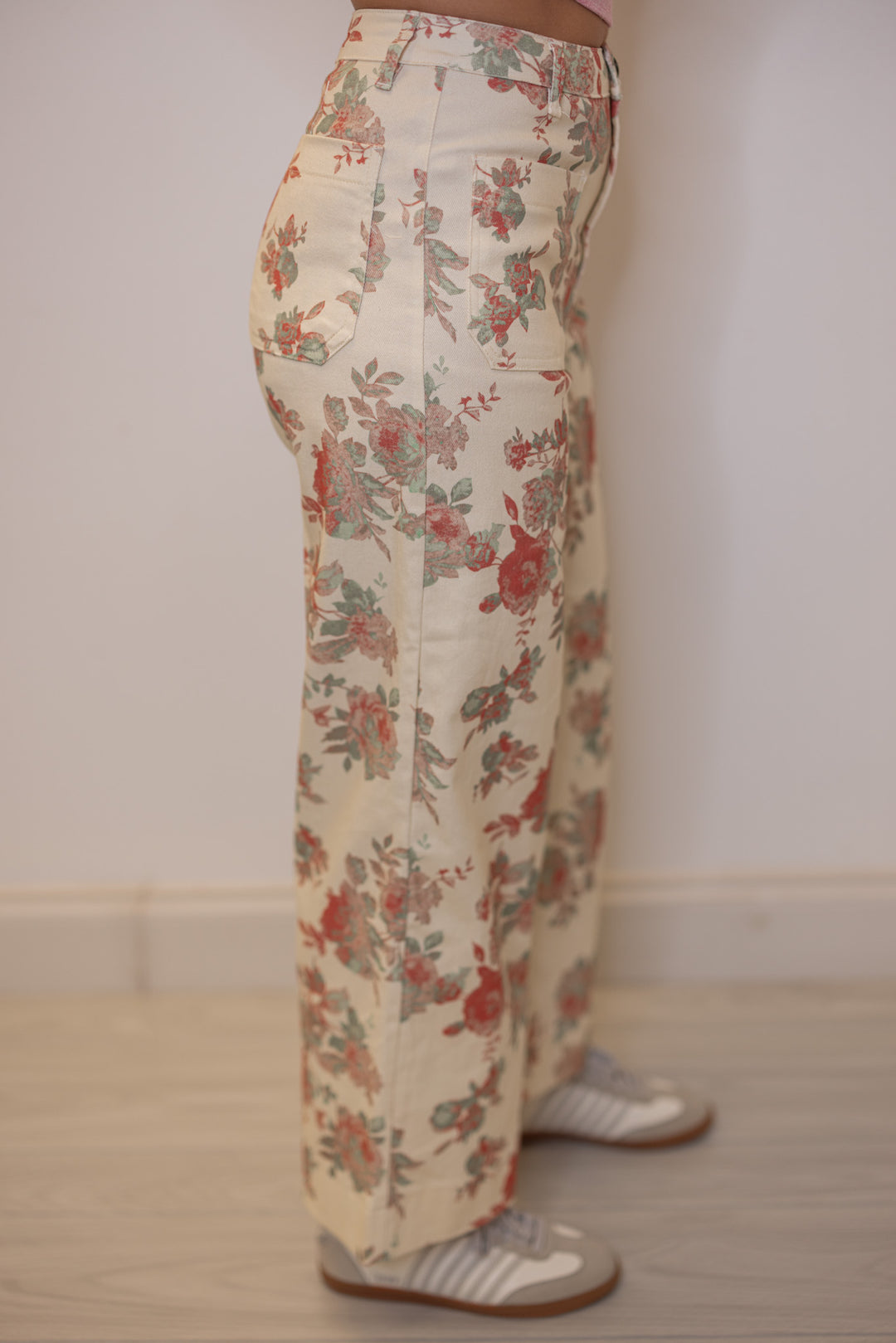 Women's cream twill floral print wide leg pants by Entro showing up close side view