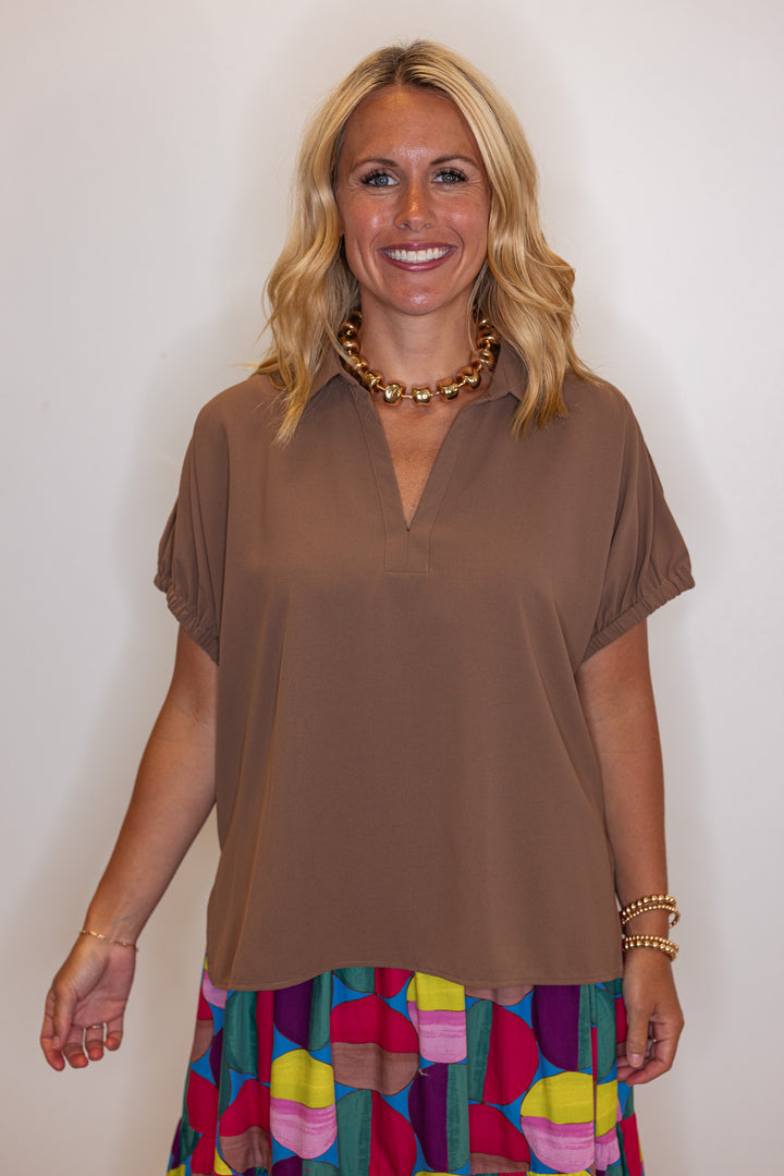 Women's mocha short sleeve top by Entro 