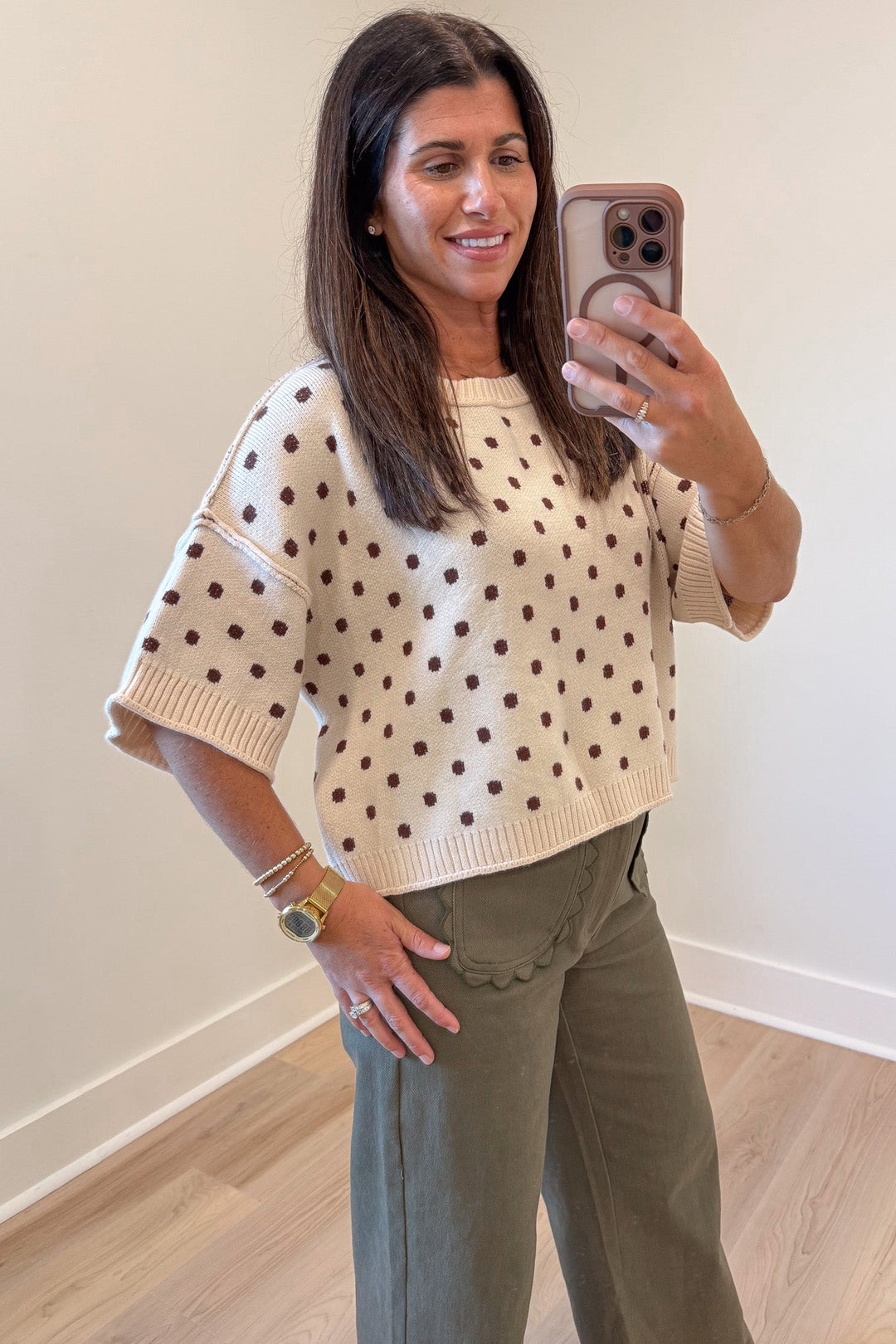 ecru with brown polka dot print drop shoulder half-length sleeve semi-cropped knit top