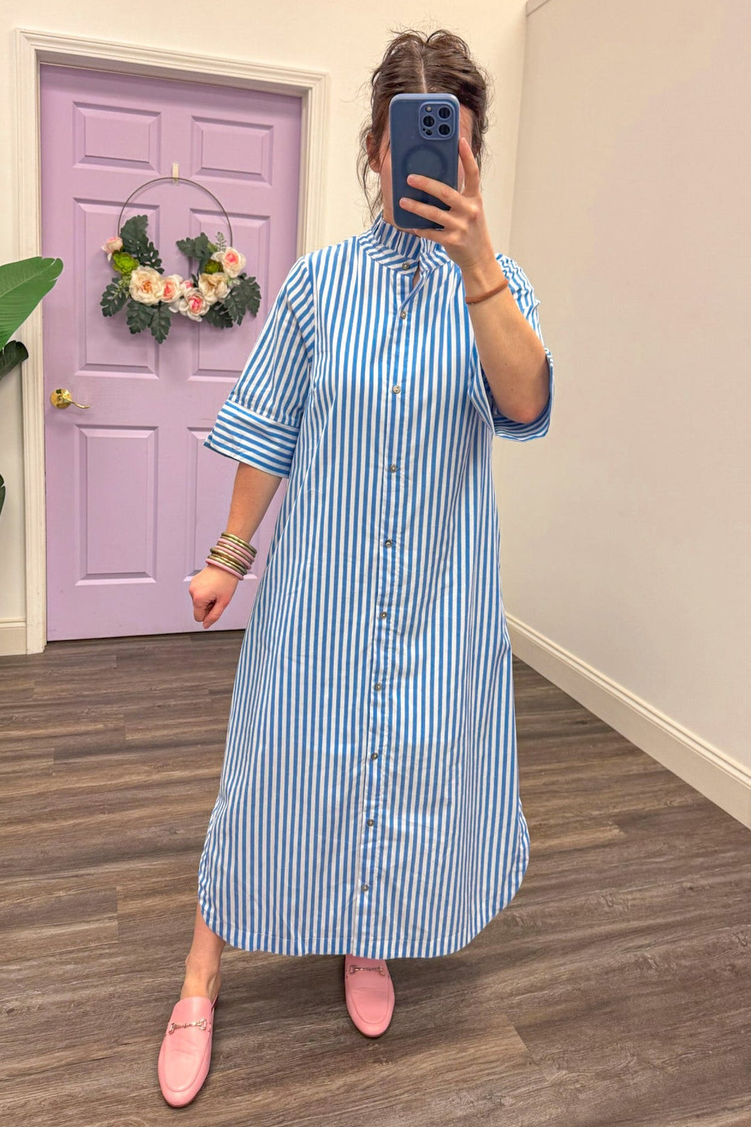Women's Blue And White Button Front Mock Neck Midi Dress Medium