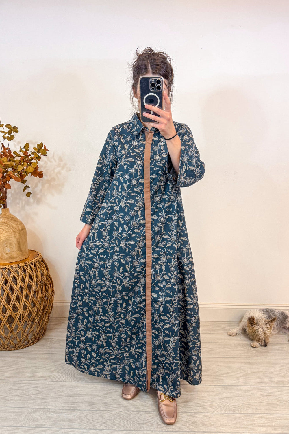 entro oversized flowy brown blue floral maxi dress side