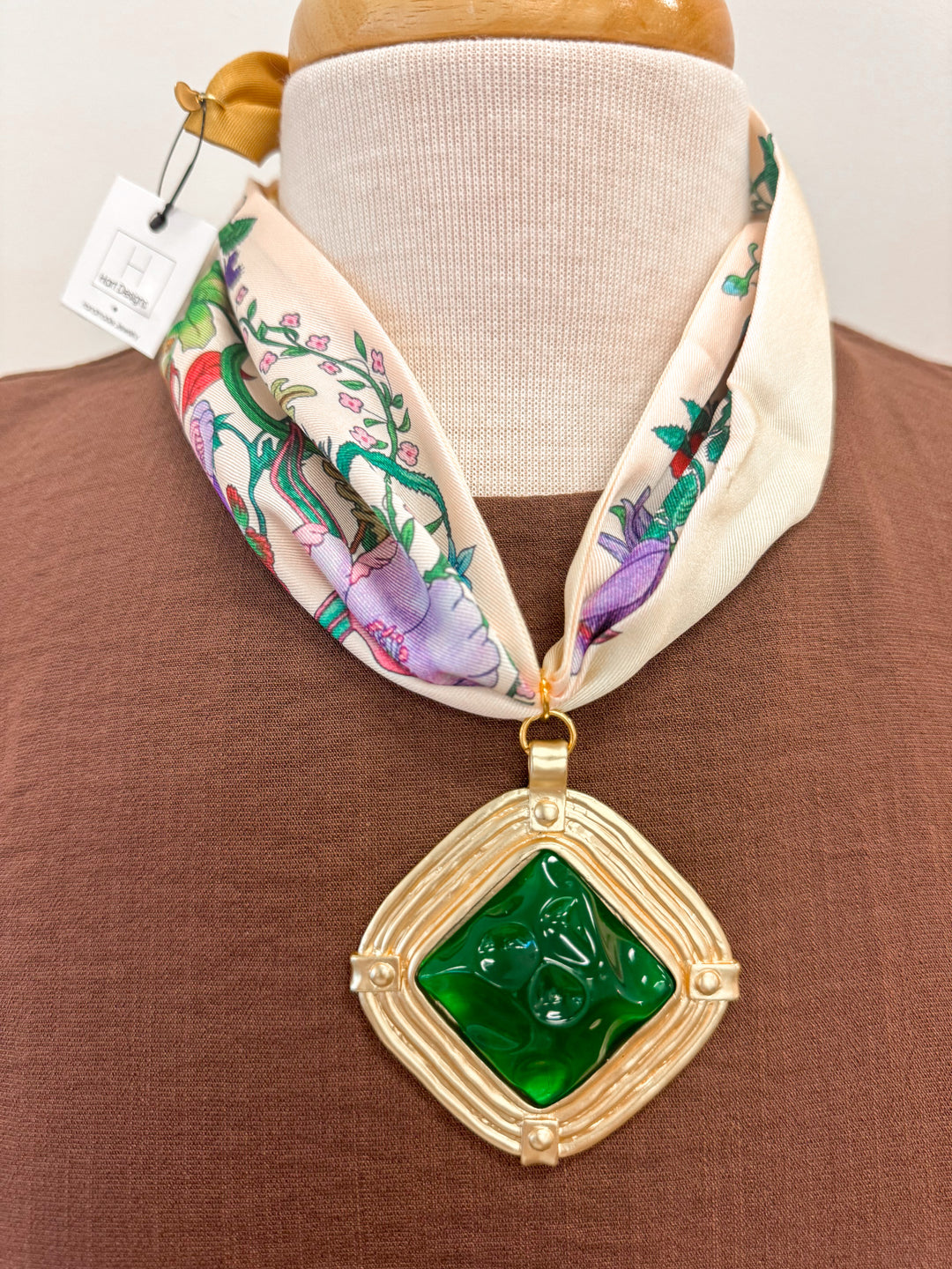 green stone pendant scarf necklace