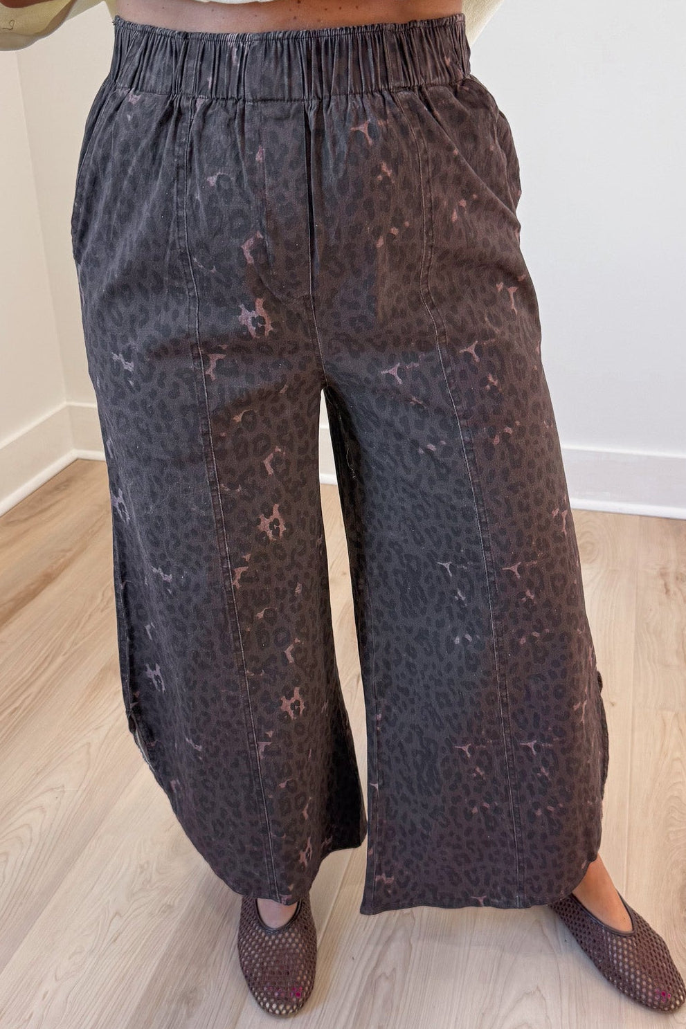 mocha leopard print wide leg tulip hem elastic waist twill denim pants with reverse seam details