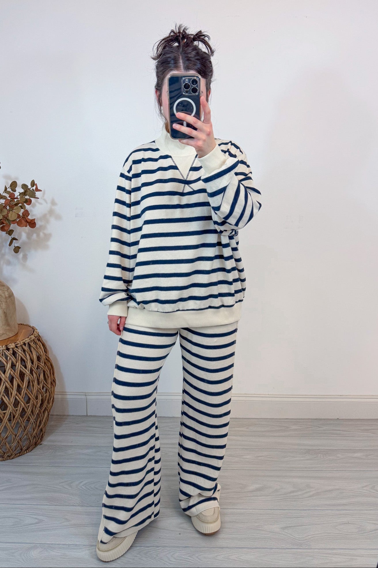 Women's Cream And Navy Striped Knit Wide Leg Pants – Purple Door