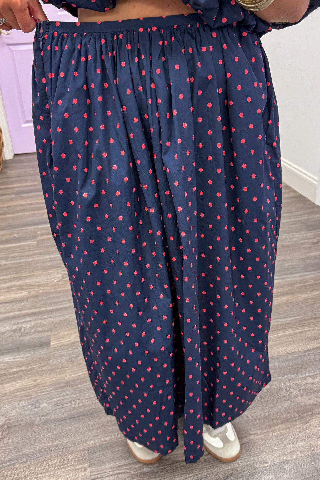 navy blue with coral polka dot print elastic waistband cotton poplin midi skirt