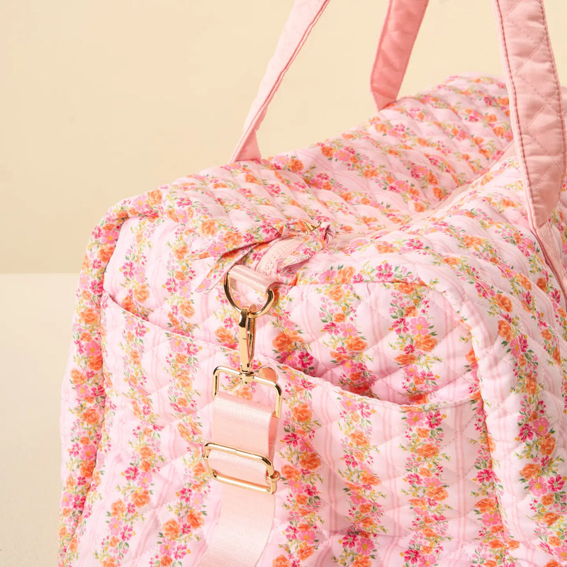 the darling effect quilted floral weekender bag