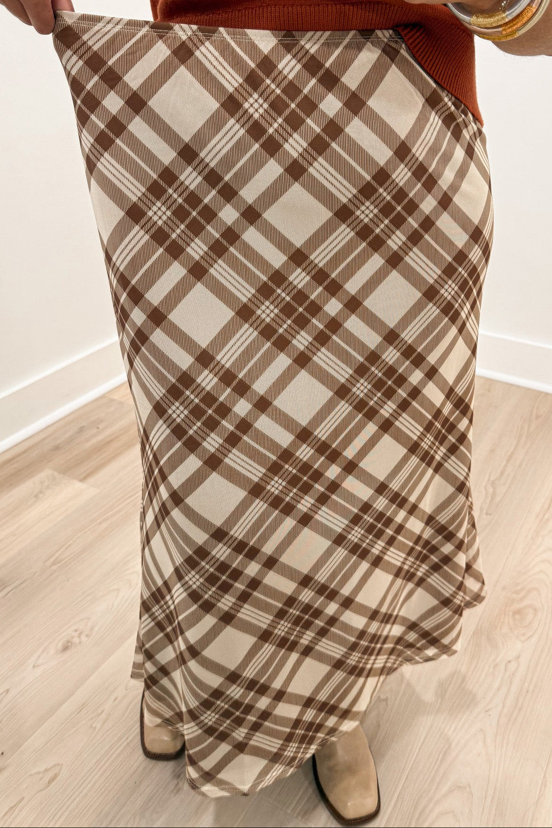 taupe and brown vintage inspired plaid print elastic waistband lightweight fabric midi skirt