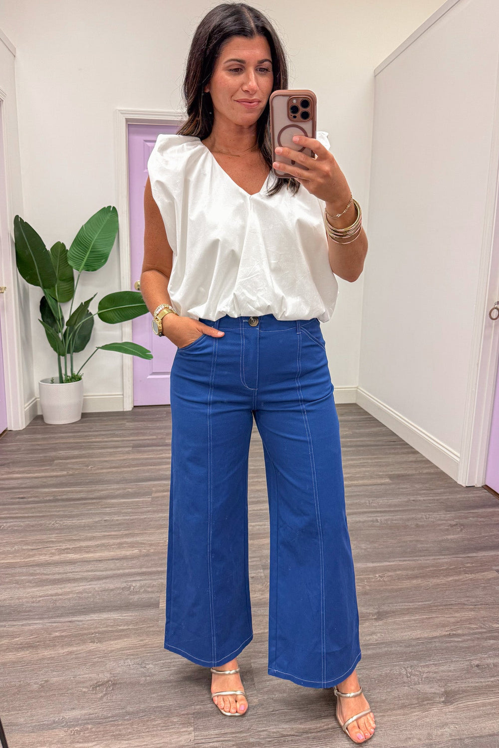 solid white v neckline flutter sleeve bubble hem semi-cropped top